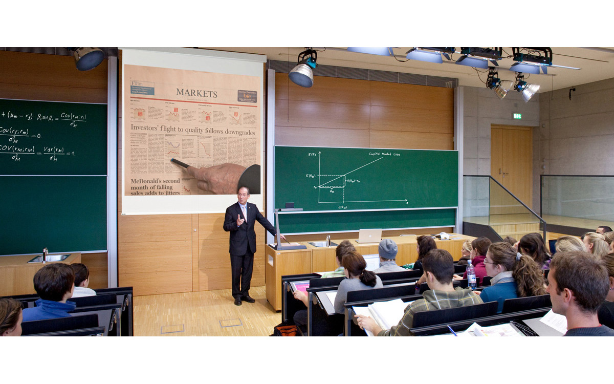 Hướng dẫn c&aacute;ch chọn mua m&aacute;y chiếu ph&ugrave; hợp nhất với m&ocirc;i trường gi&aacute;o dục